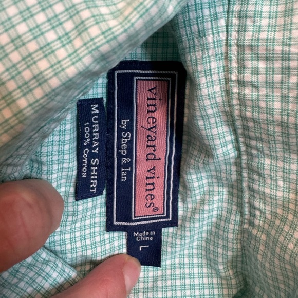 Men's Vineyard Vines Button Down Shirt- Large - Picture 3 of 3